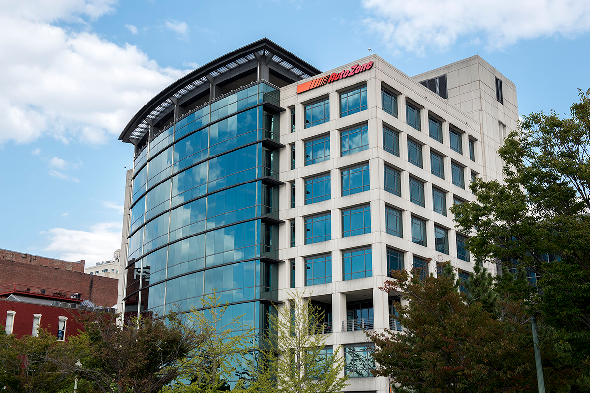 Image of an Autozone building